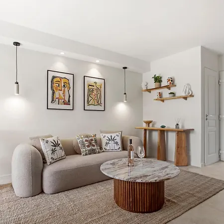 Small House - Nearby St Tropez * ガッサン