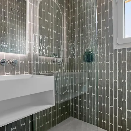 Small House - Nearby St Tropez アパート