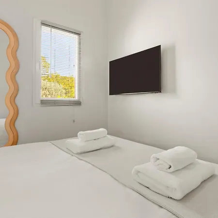 Small House - Nearby St Tropez * ガッサン