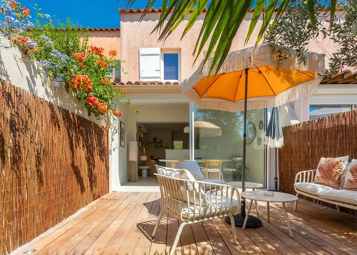 Small House - Nearby St Tropez アパート ガッサン