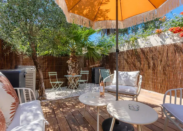Small House - Nearby St Tropez ガッサン