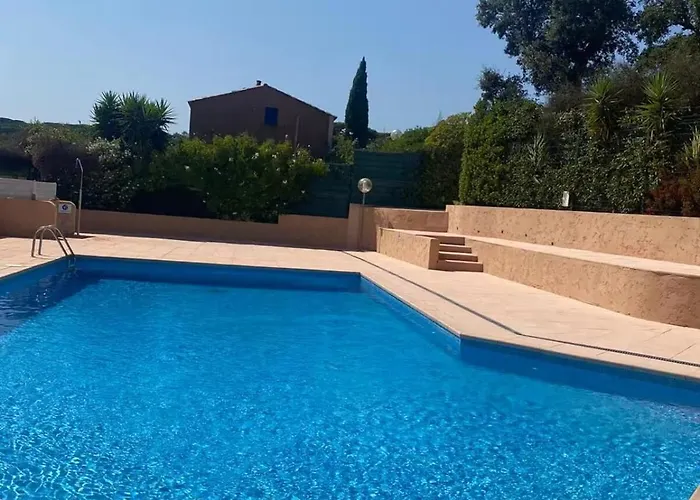 Small House - Nearby St Tropez アパート ガッサン